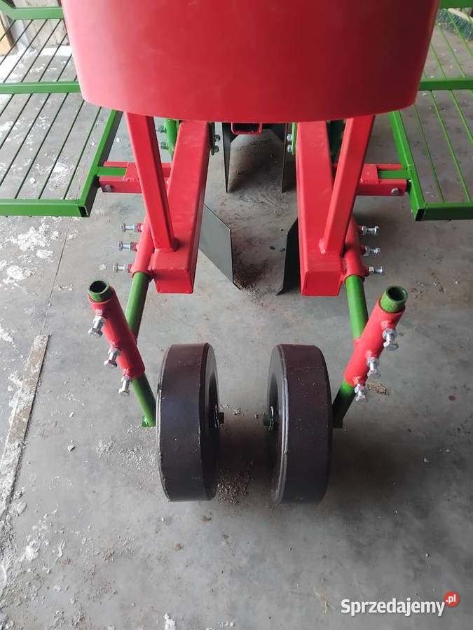 Sadzarka sadownicza do porzeczek aronii malin Siewniki i sadzarki lubelskie Chorupnik