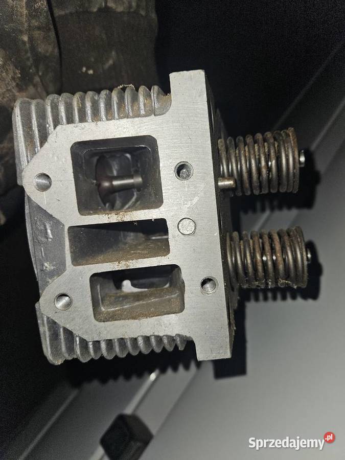 Głowica silnika T25 władymirec zawory części t25 Kłopoty-Stanisławy sprzedam