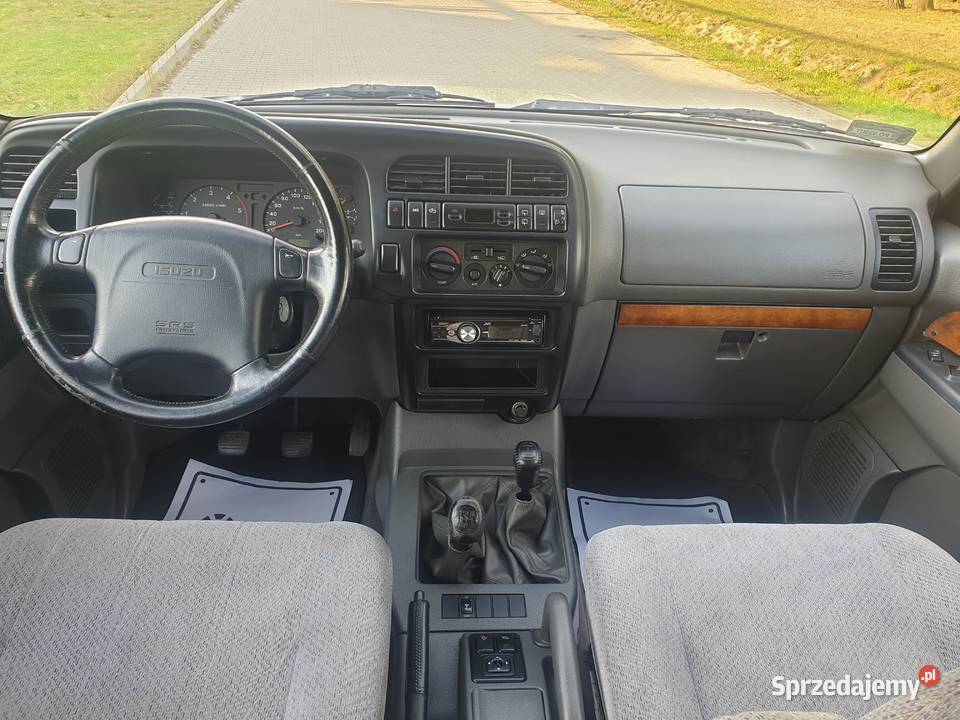 Isuzu Trooper 30 DTI 159 4x4 I właściciel 7