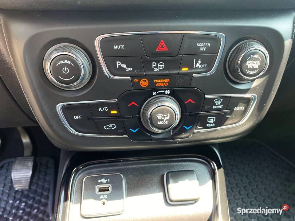 Jeep Compass Jeep Compass Limited 14 140 2019 23 1400cm3 Jeep Sochaczew