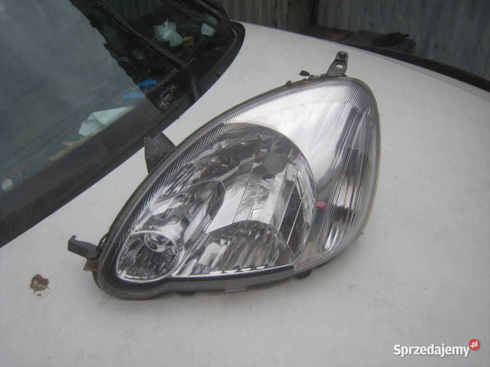 Lampa przednia lewa TYC Toyota Yaris I lift 0306 małopolskie Kraków