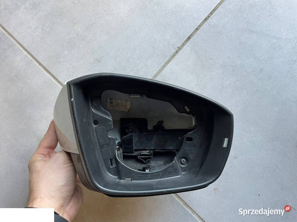 Skoda Octavia IV obudowa lusterka prawa strona Kozubszczyzna sprzedam
