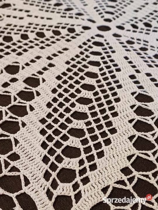 Serweta szydełkowa okrągła rękozieło