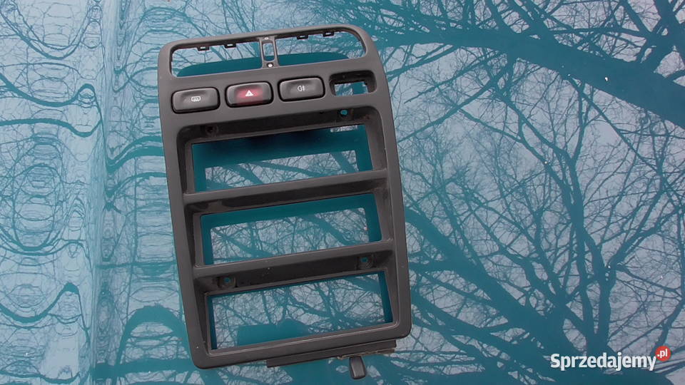 Ramka radia Nissan Primera P10 Deski rozdzielcze, konsole świętokrzyskie Morawica