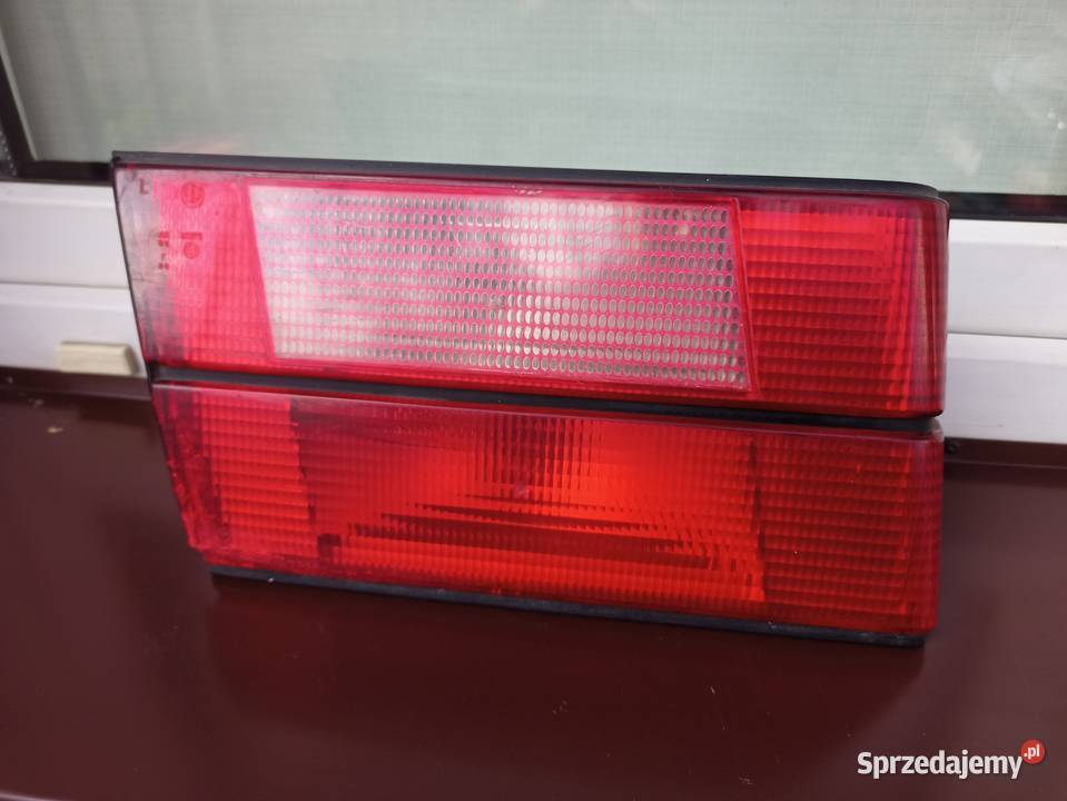 BMW E34 kombi Touring lampa tył tylna w klapę lampy tylne Sieradz