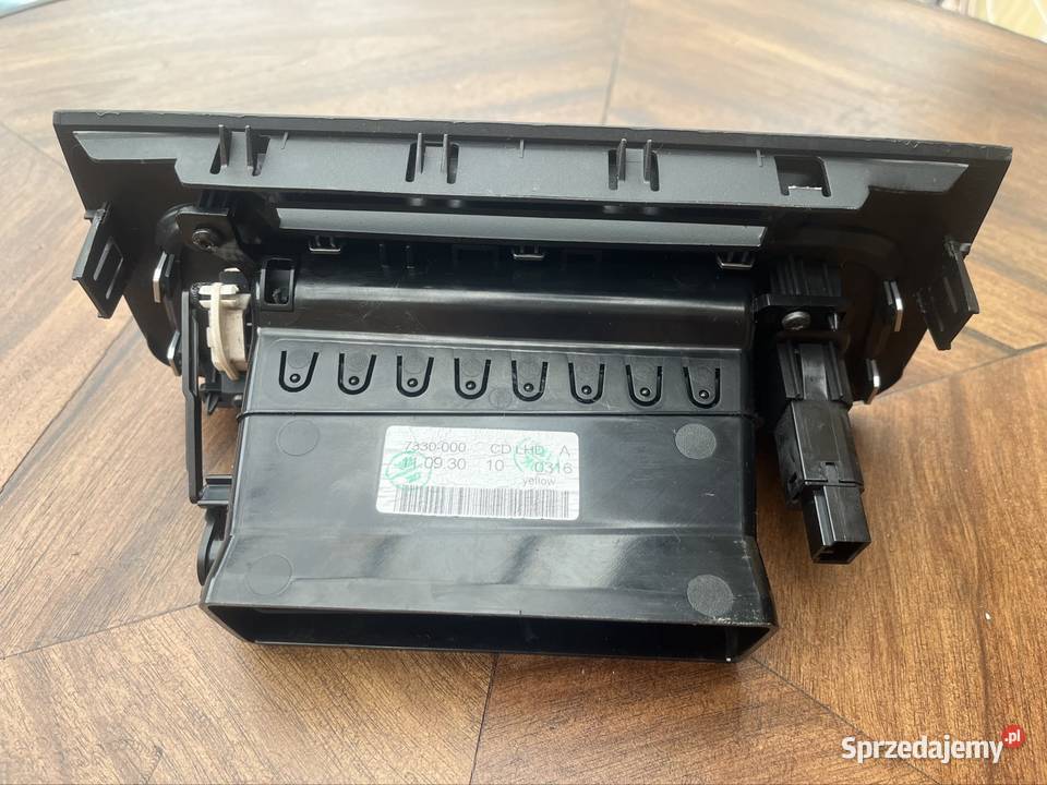 Kratka nawiewu Volvo S60 II 20102014 osobowe lubelskie Dęblin sprzedam