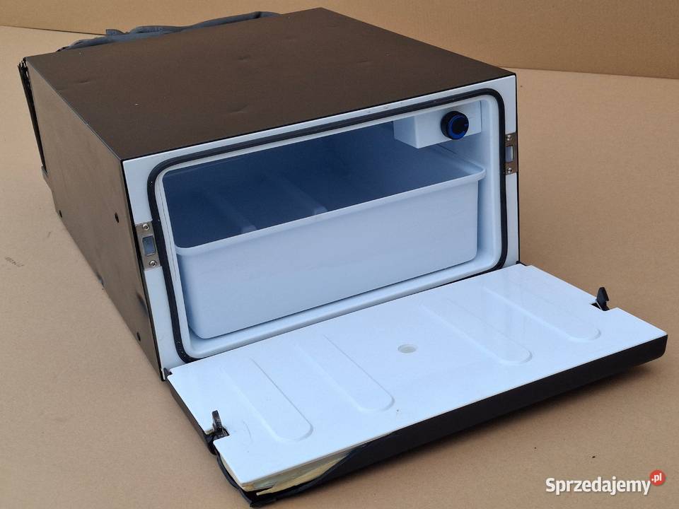 RENAULT MAGNUM DXI LODÓWKA NOWA 35 L ORYGINAŁ lubuskie Bieleń sprzedam