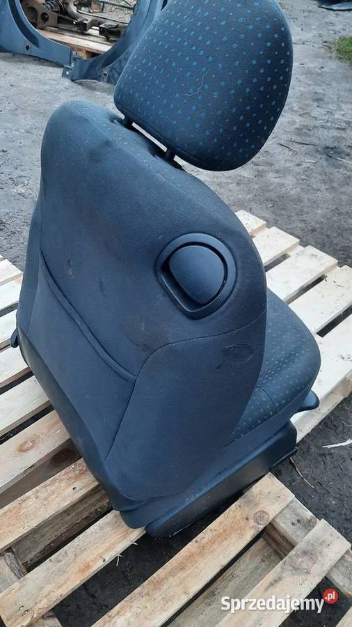 fotel przędni prawy przód renault Clio II FL osobowe Dębno