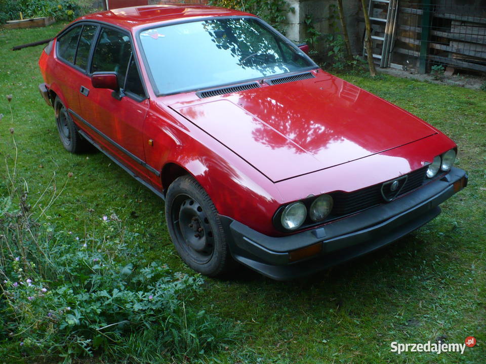 Alfa Romeo GTV 20 giulietta 2sztuki Rok produkcji 1985 łódzkie