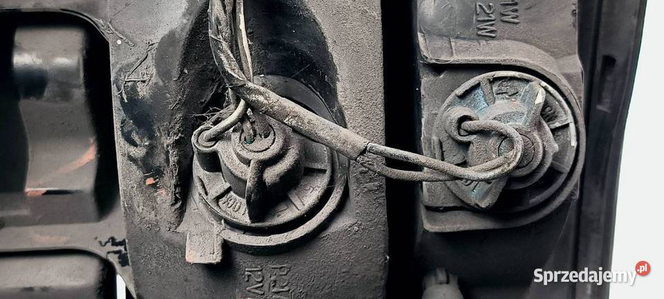 LAMPA LEWA TYŁ TOYOTA CARINA Lipno