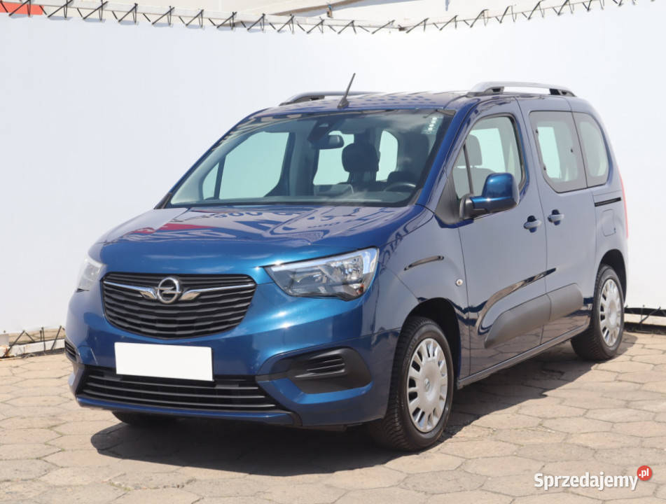 Opel Combo 15 CDTI Rok produkcji 2019 Łódź sprzedam