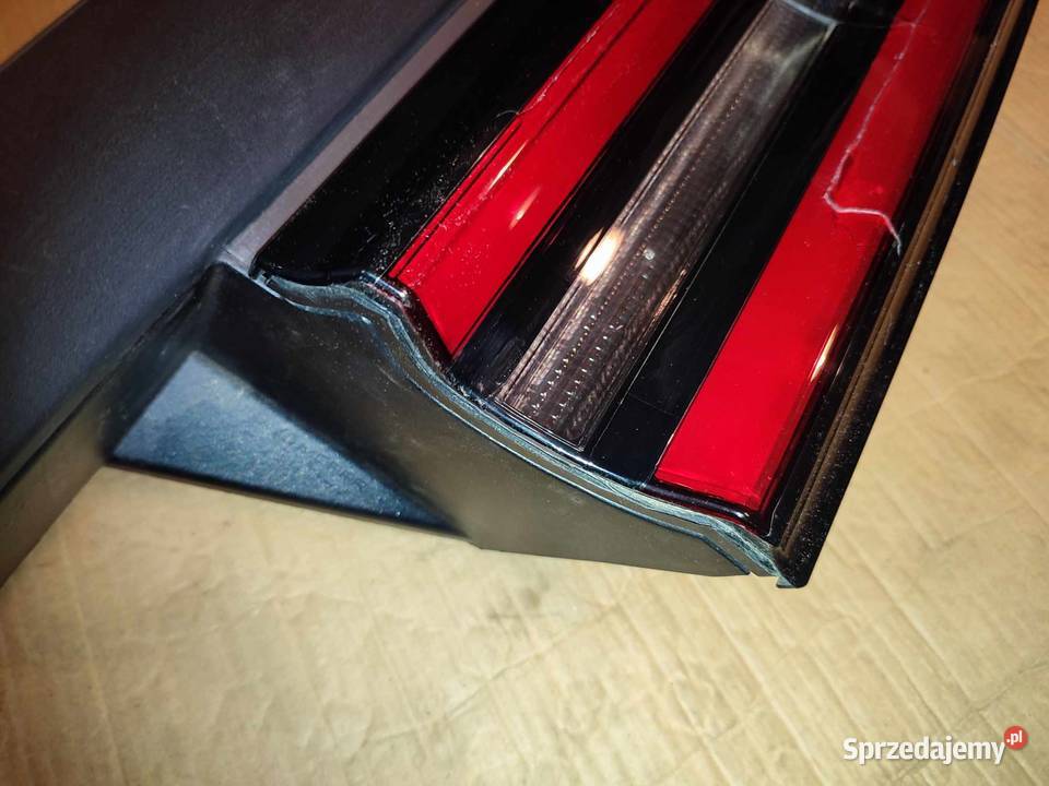 Dodge Challenger 2015 blenda klapa lampa tylna Głogów Małopolski