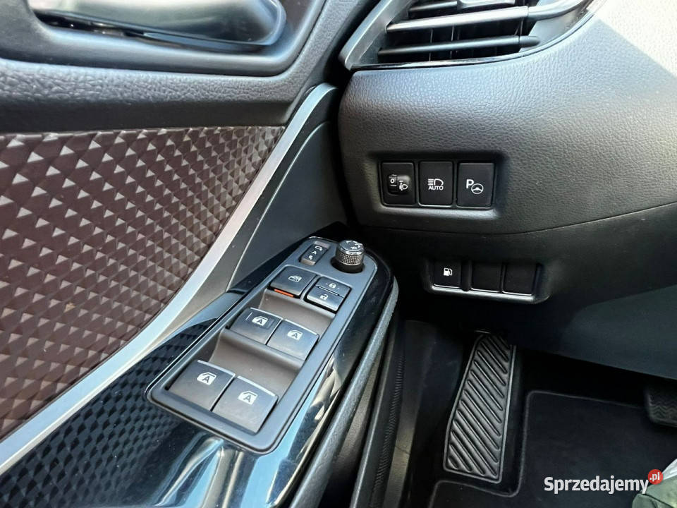 Toyota CHR Hybryda JBL Audio Kamera