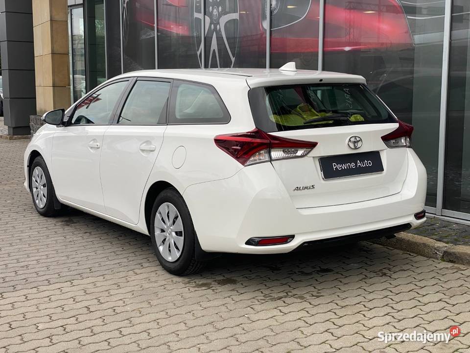 Toyota Auris 16 132 benzyna gaz stan 2 x kpl Rok produkcji 2019 Wrocław