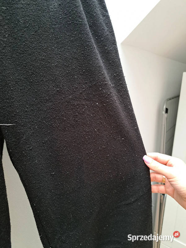 Czarne materiałowe spodnie z prostą nogawką SM Rozmiar 36(S) Spodnie pomorskie Trąbki Wielkie