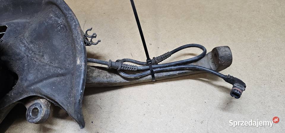 Zwrotnica prawy przód mercedes w210 2102301 Zbąszyń