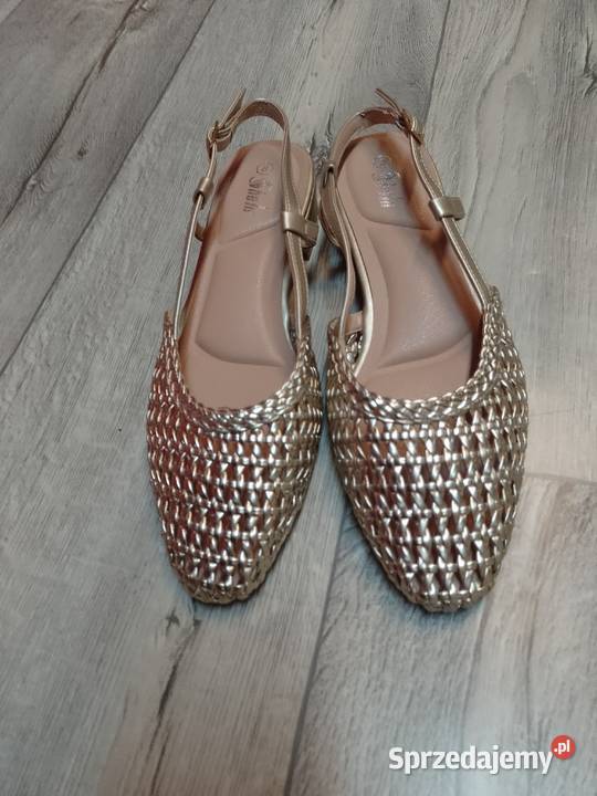 38 Złote plecione czółenka wieczorowe z odkrytą inna Czółenka