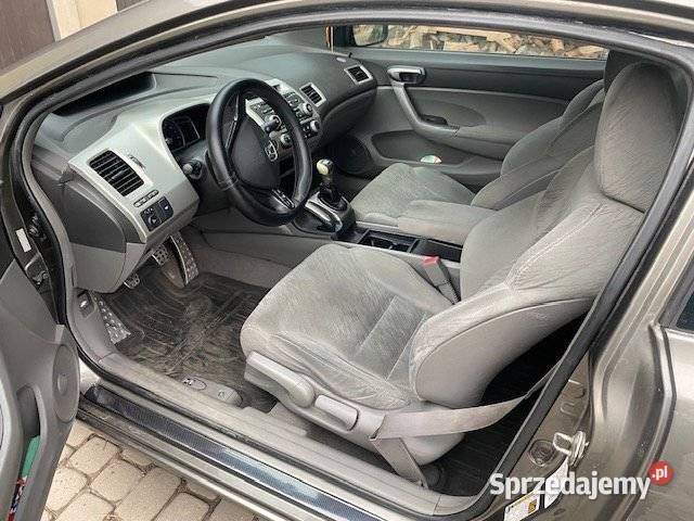 Honda Civic VIII coupe 18 16v 160 radio Białystok