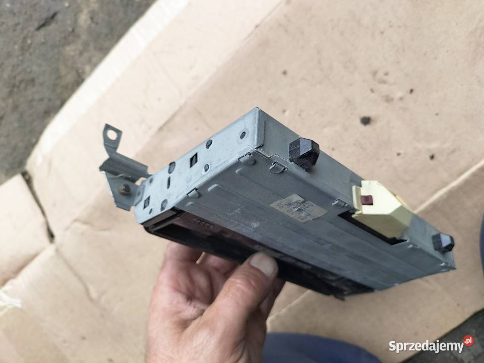 Audi A6 C4 A6C4 4A1857951E POPIELNICZKA