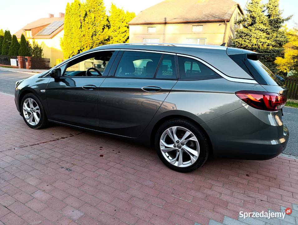 Opel Astra kombi 1.6 diesel 2018r serwisowany BOGATE WYPOSAZENIE