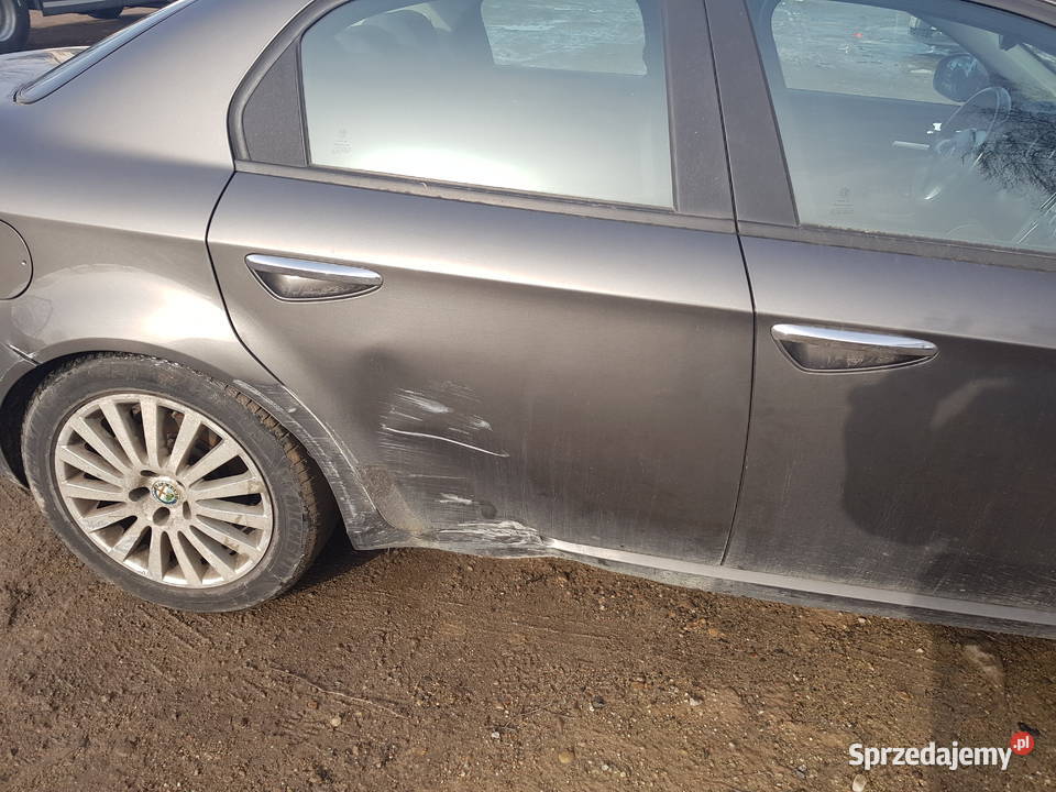 Okazyjnie uszkodzona alfa 159 159 Warszawa