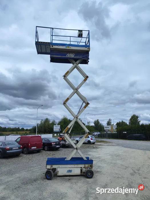 Zwyżka nożycowa 10 metrów wysokości roboczej Pozostałe Sandomierz sprzedam