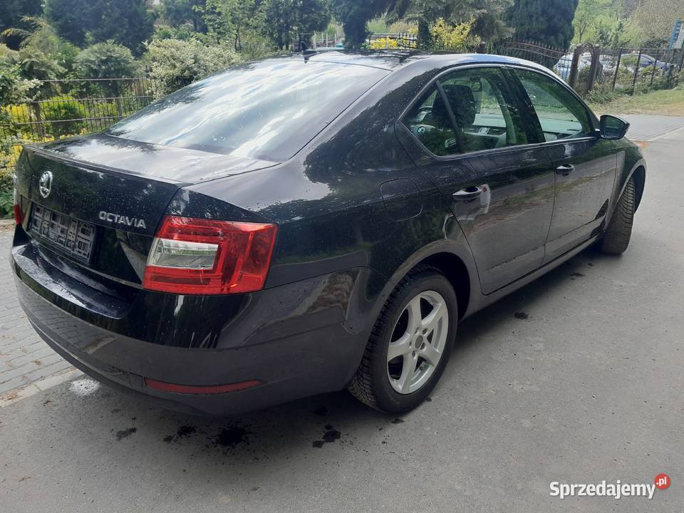 Skoda Octavia Salon Polska welurowa tapicerka