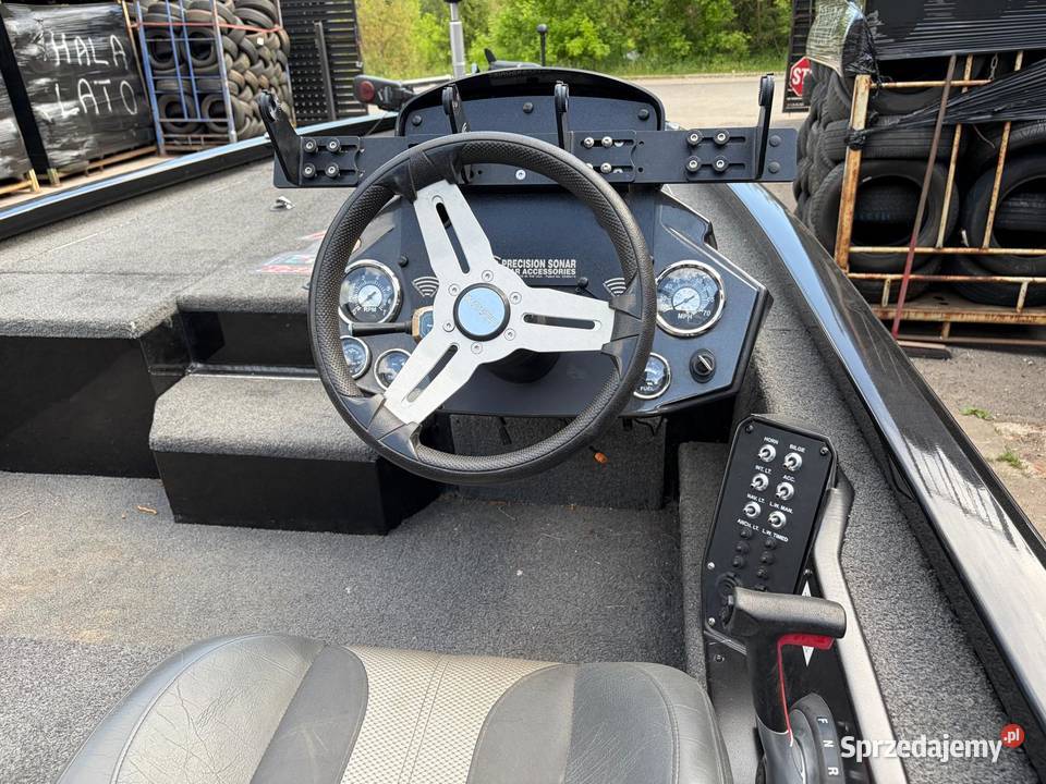 Łódź motorowa wędkarska Vexus AVX 2080 silnik