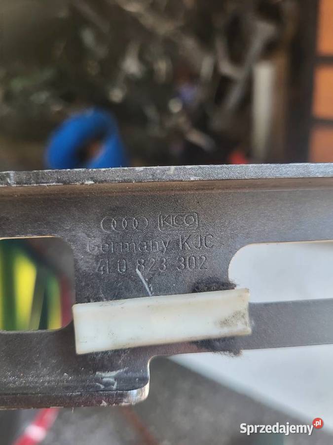 Zawias Maski prawy AUDI Q7 4L0823302 Maski Mielec
