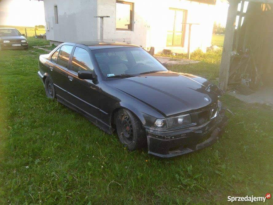 Sprzedam BMW e36 uszkodzone Sedan / Limuzyna Seria 3 mazowieckie Radom