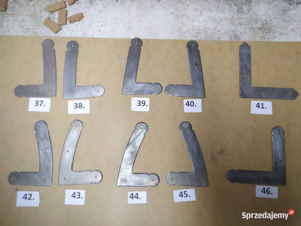 Okucia zabytkowe gałkizawiasy narożniki koniki kujawsko-pomorskie Paterek