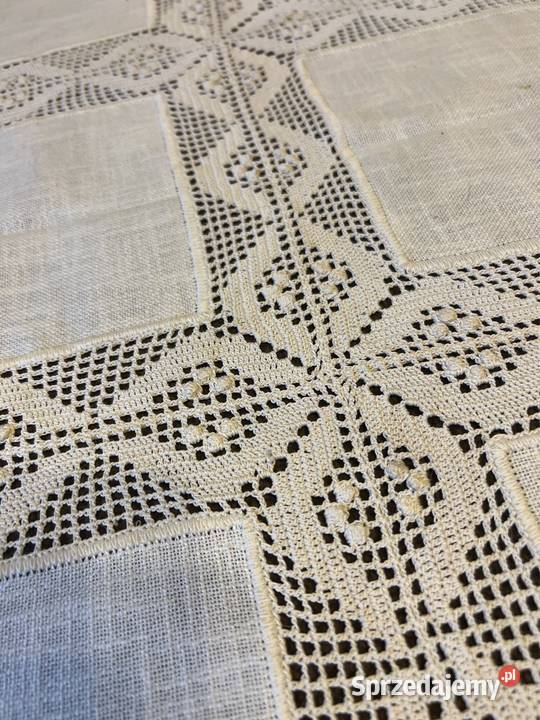 Obrus szydełkowy bogato zdobiony koronkami inny kolor Zabrze sprzedam