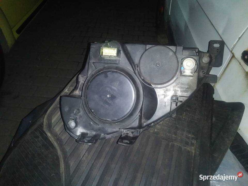 C Xara 2 reflektor przod osobowe Lubin