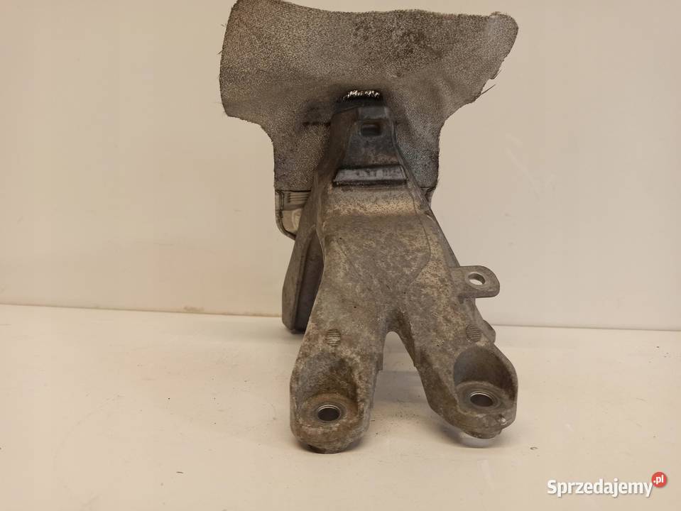 ŁAPA PODUSZKA SILNIKA AUDI A4 B8 8K0199308BR osobowe sprzedam