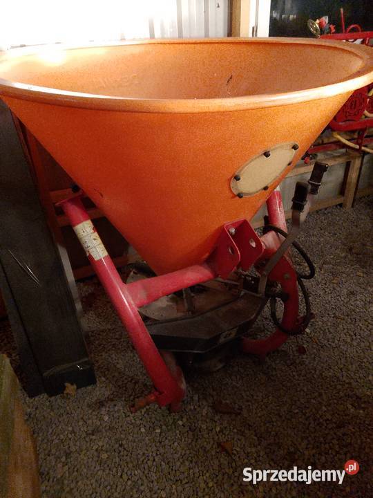 Rozsiewacz nawozów sztucznych firmy Dexwal małopolskie Dębno