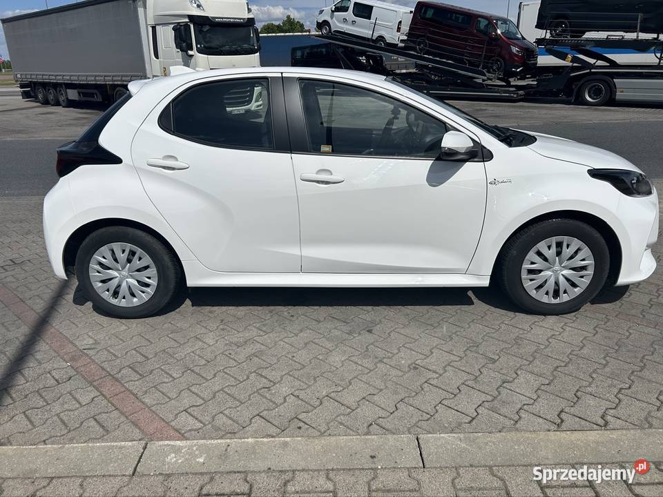 Toyota Yaris 4 2022r 10 73 Salon gwarancja nieuszkodzony