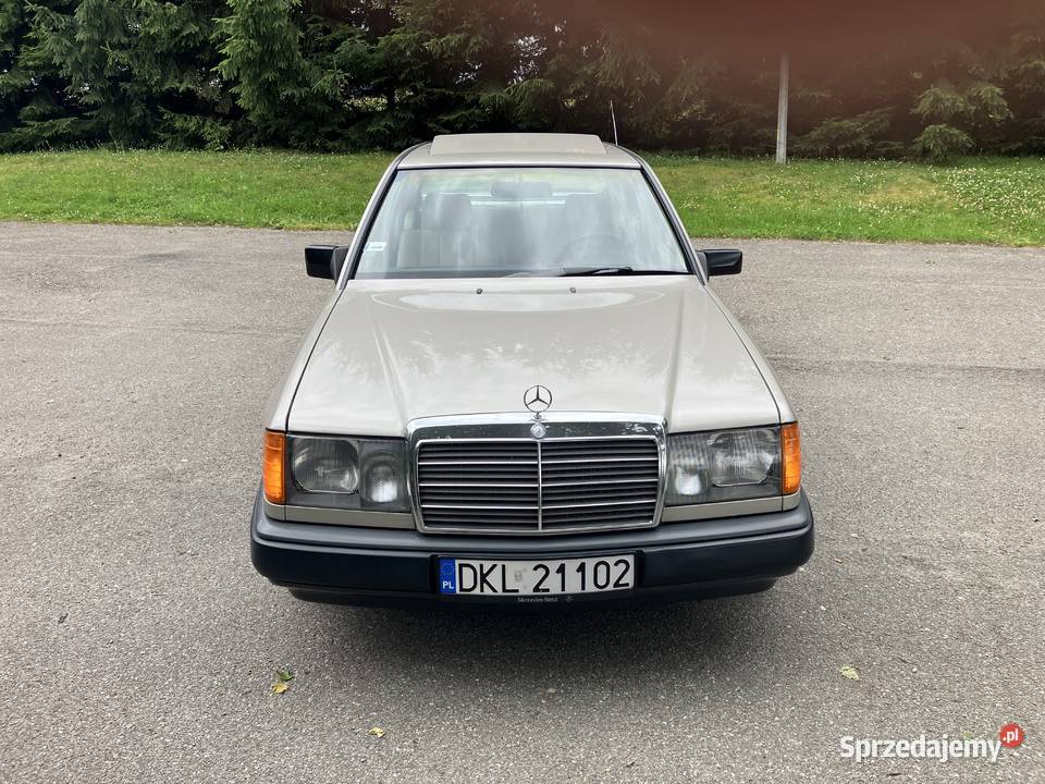Mercedes W124 przebieg 117 23 benzyna 1989 r bez