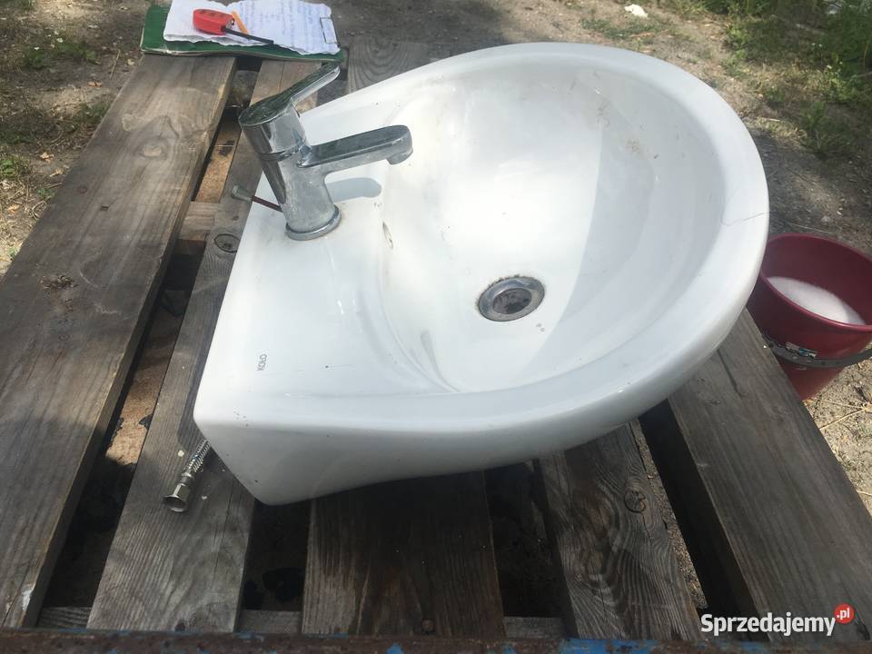 Umywalka wisząca 55x42 firmy KOŁO z baterią KFA Reguły