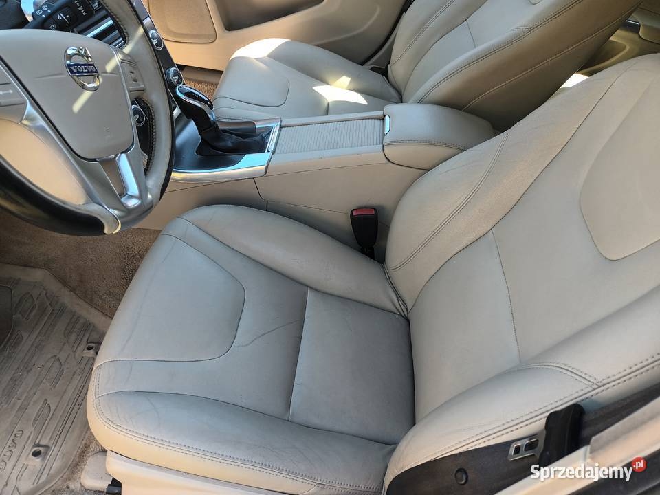 Volvo V60 T5 benzyna 245 2015 111 Sośnica