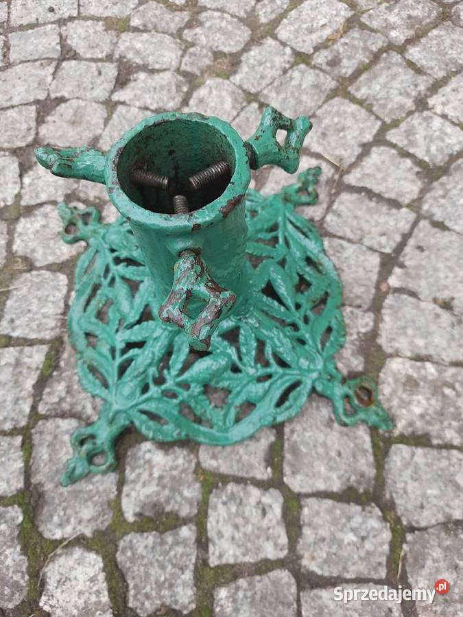 stojak żeliwny pod choinkę ażurowy sygnowany Morąg