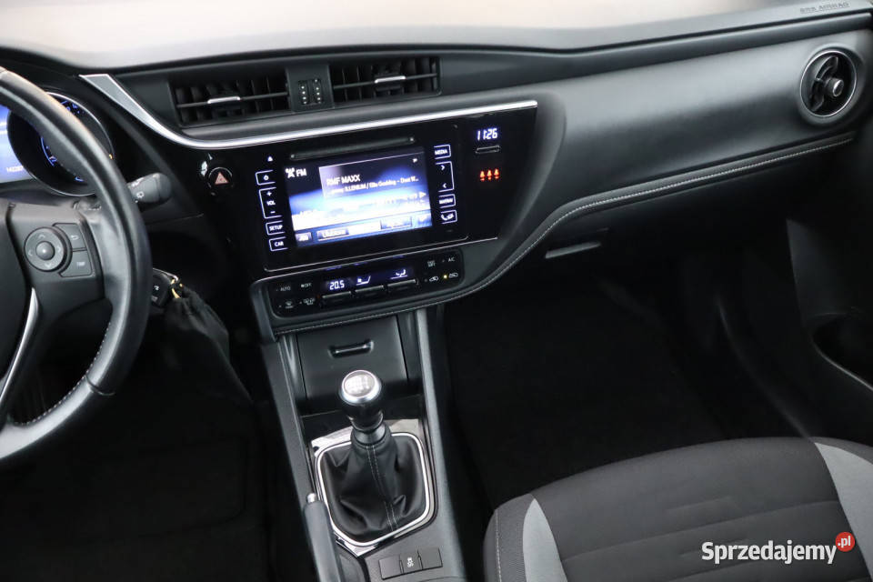 Toyota Auris 16 Valvematic gniazdo USB Samochody osobowe