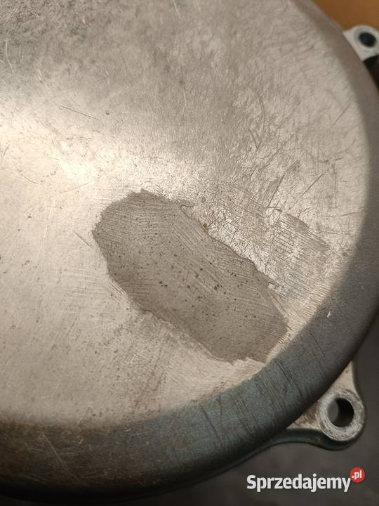 Pokrywa osłona prawa dekiel kosza części Suzuki Pokrywy i osłony silnika małopolskie