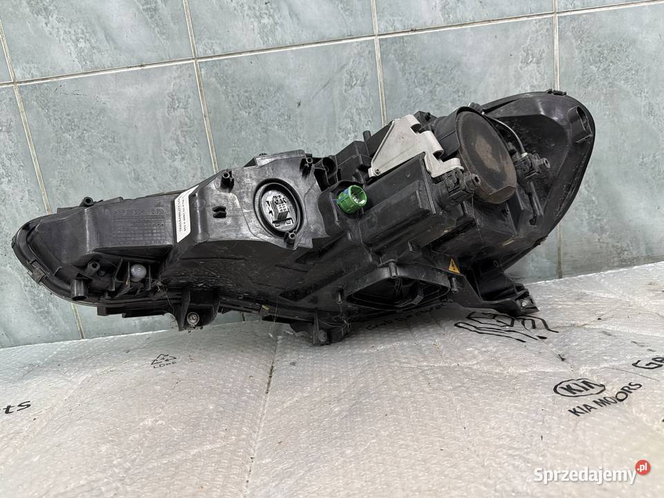 Alfa Romeo Giulia Xenon lampa przód prawa osobowe Bielsko-Biała