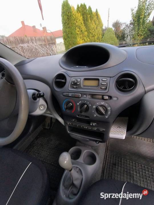 Toyota yaris 5 drzwi benzyna centralny zamek Hajduki Nyskie