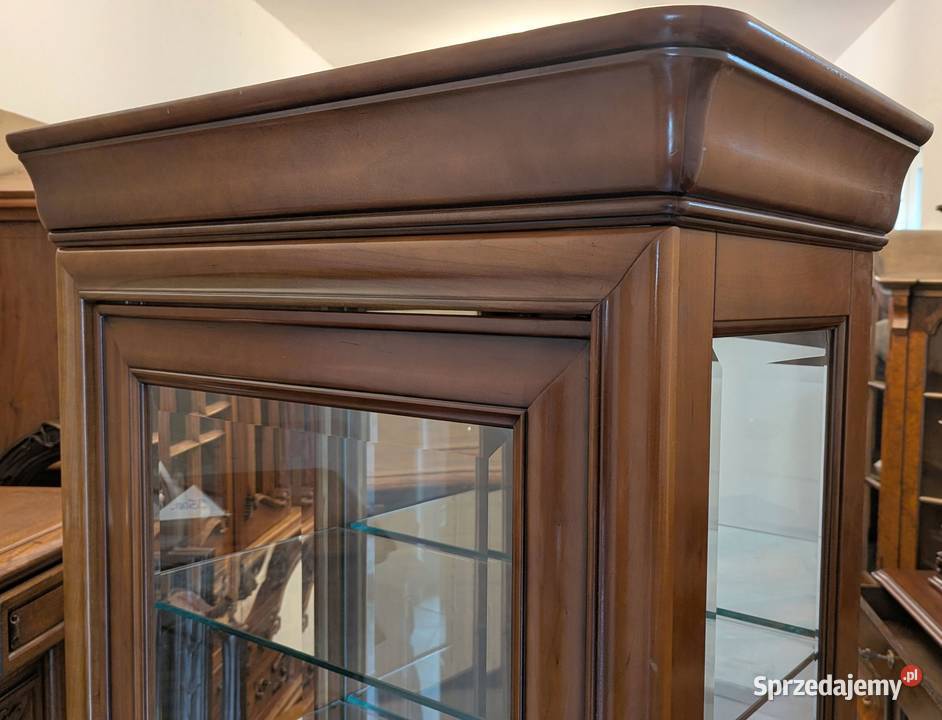 Piękna witrynaserwantka ludwikowska orzechsklep Dąbrowa Górnicza sprzedam