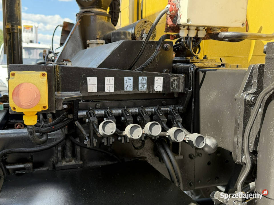 MAN LE 180C 4x4 DOKA 46180 Skrzyniowy HDS Hiab pełny VAT Samochody ciężarowe świętokrzyskie Widełki