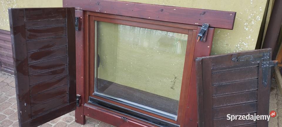 Okno z ramą i okiennicą PVC otwierane uchylne Pyzdry