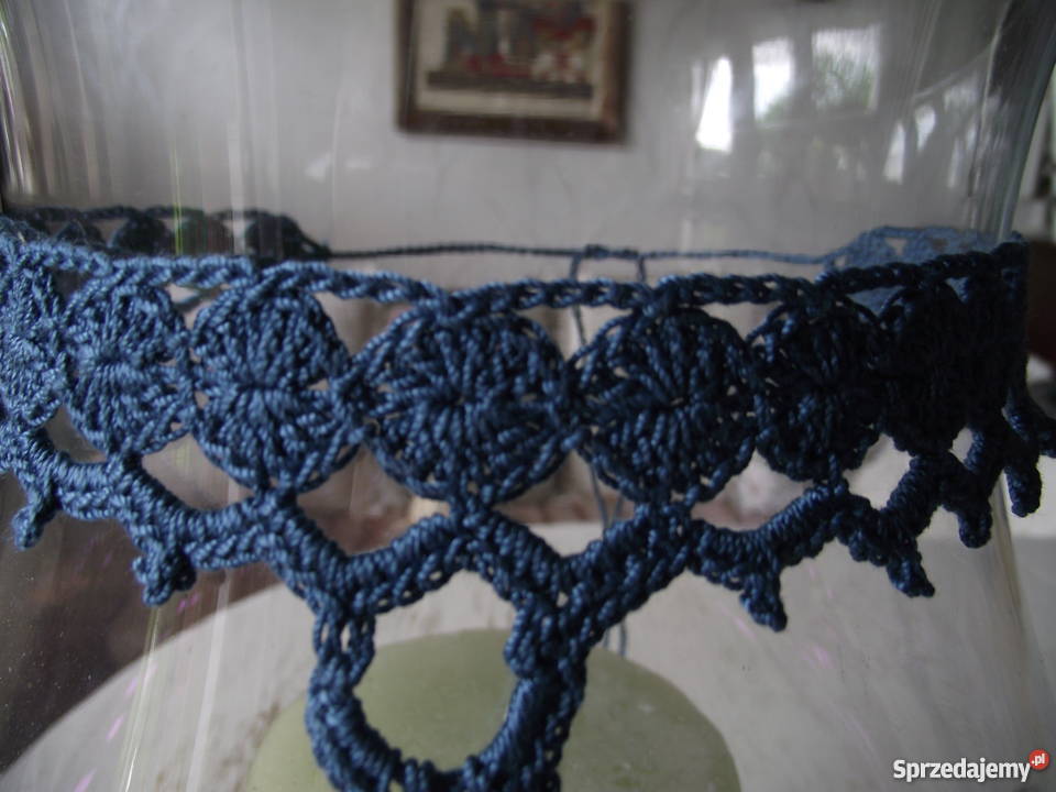 NASZYJNIK OBRÓŻKA Z BAWEŁNIANEJ KORONKI