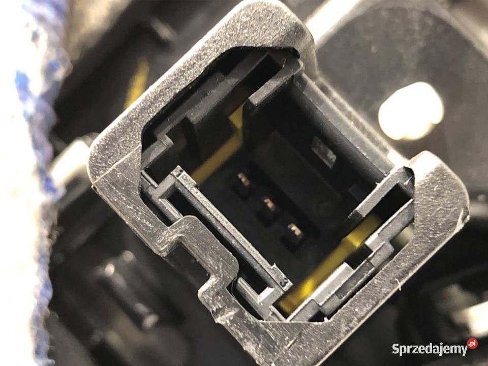 LAMPA TYŁ LEWA WEWNĘTRZNA RENAULT MEGANE IV