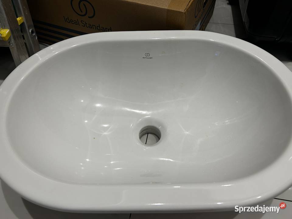 Umywalka Ideal Standard Connect podblatowa 2